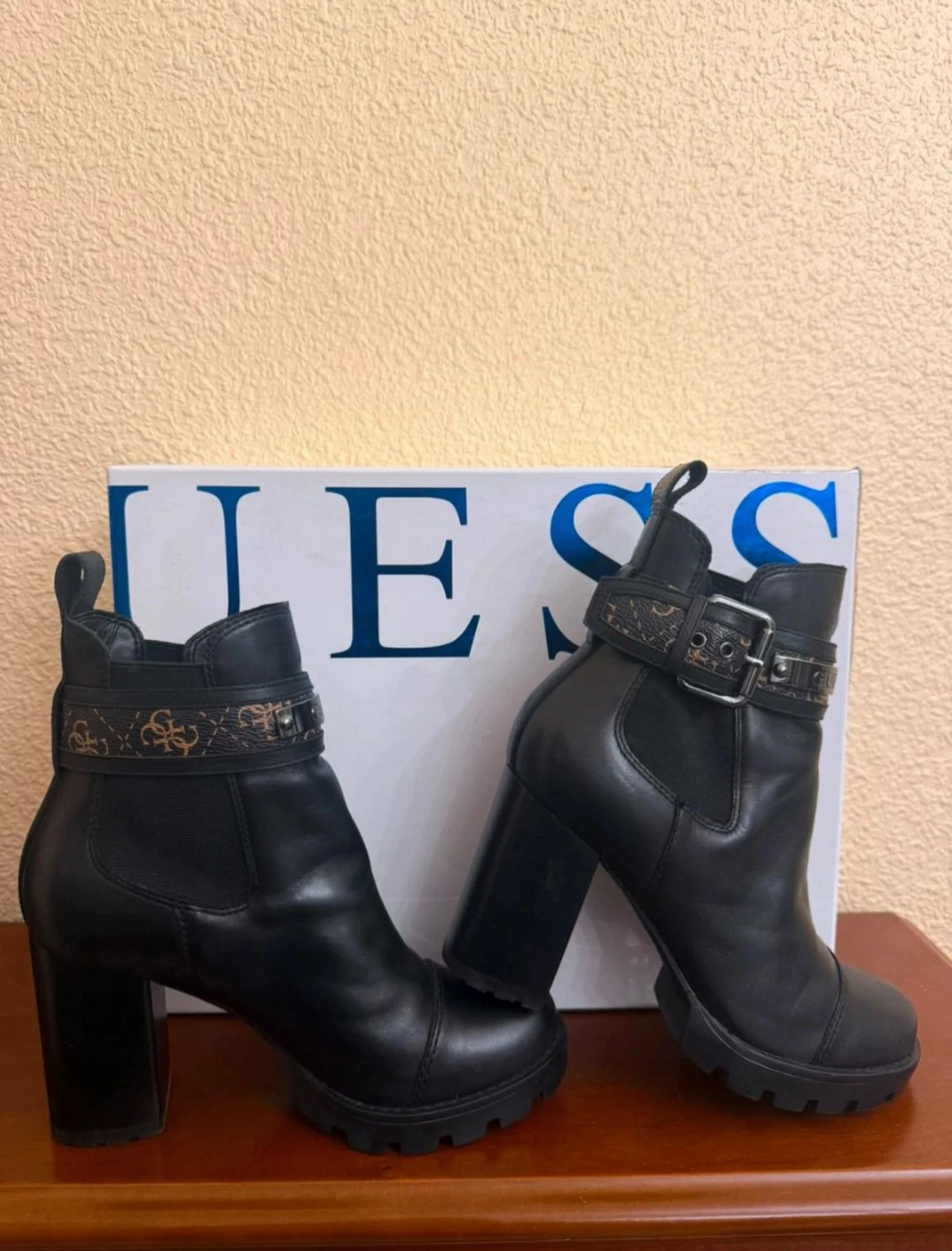 Botines Guess